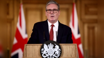 Der britische Premierminister Keir Starmer hat zum zweiten Mal den nationalen Krisenstab Cobra einberufen. (Foto: Henry Nicholls/PA Wire/dpa)