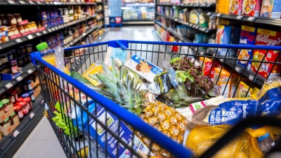 Dass sich die Lebensmittelpreise innerhalb weniger Tage aufgrund der Nahost-Krise plötzlich erhöhen, ist zum jetzigen Zeitpunkt nicht wahrscheinlich. (Foto: Benjamin Nolte/dpa-tmn)