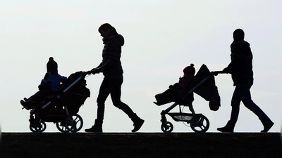 Kinderwagen kosten oft mehrere hundert Euro (Foto: Felix Kästle/dpa)