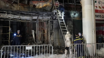 Der mutmaßliche Brandstifter wurde festgenommen (Foto aktuell). (Foto: Hau Dinh/AP/dpa)