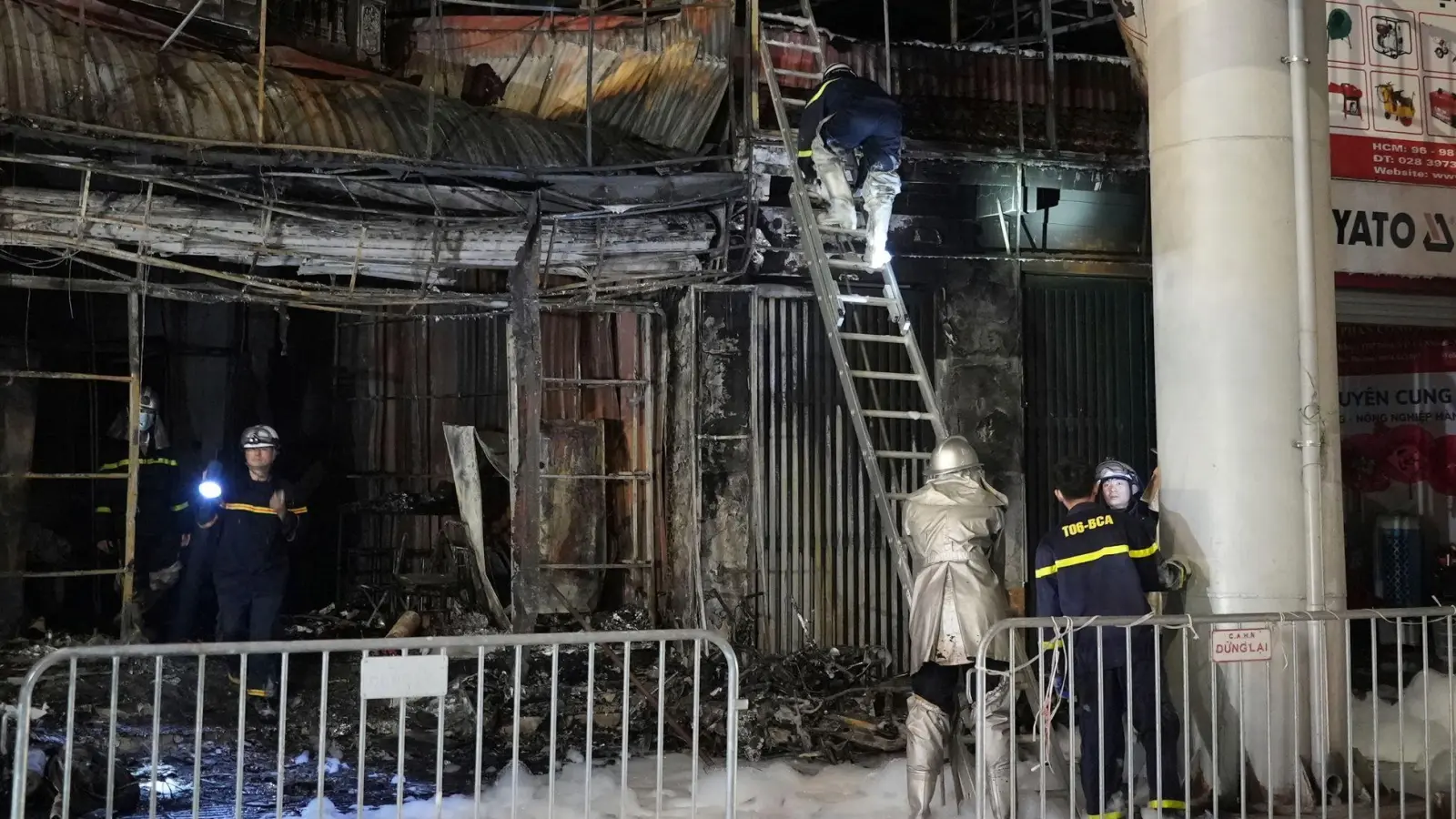 Der mutmaßliche Brandstifter wurde festgenommen (Foto aktuell). (Foto: Hau Dinh/AP/dpa)