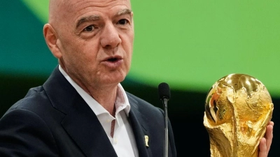 Die FIFA um Präsident Gianni Infantino erklärt sich. (Archivfoto) (Foto: Tony Gutierrez/AP/dpa)