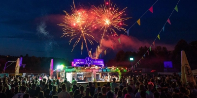 Das Feuerwerk in den Aischwiesen gehört zur Kirchweih-Tradition in Neustadt/Aisch. (Archivbild: Mirko Fryska)