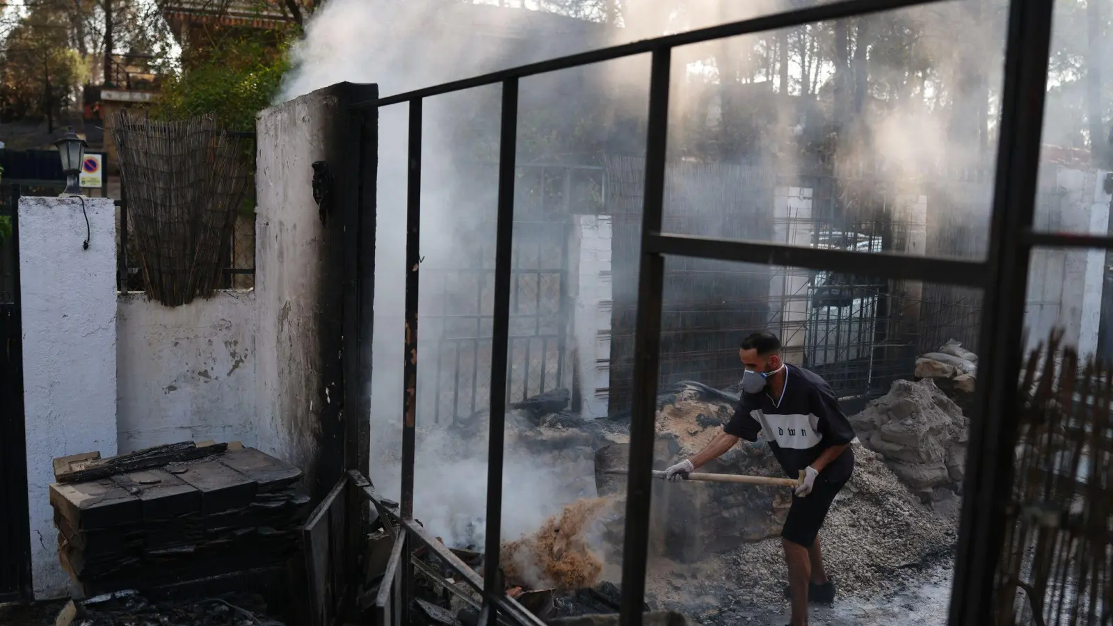 Die vierte Hitzewelle des Sommers bereitet Sorgen. (Foto: Manu Fernandez/AP/dpa)