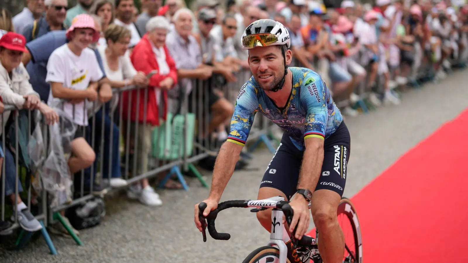 Hängt doch noch ein Jahr dran: Mark Cavendish. (Foto: Thibault Camus/AP/dpa)