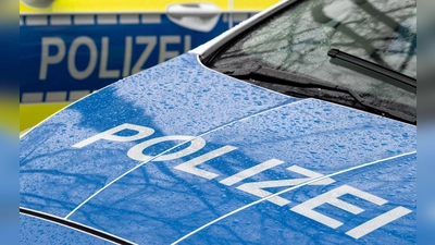Die Polizei sucht nun nach den Jugendlichen. (Symbolbild) (Foto: Soeren Stache/dpa)