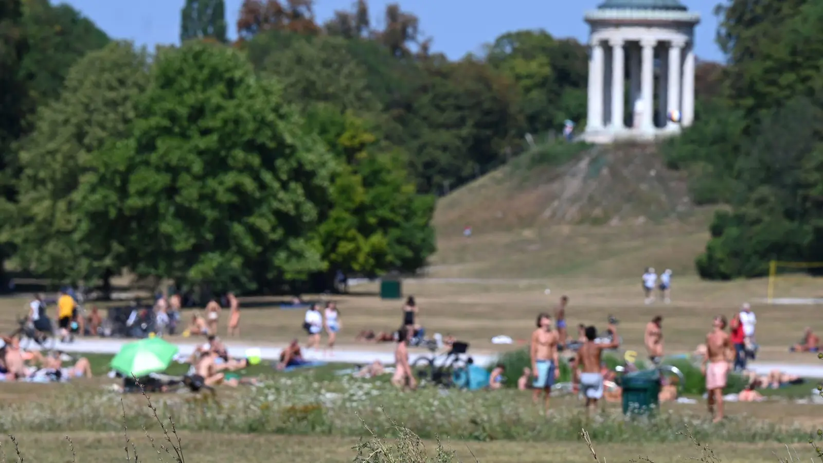 Sonniges und heißes Wetter prägen weiter das Wetter in Bayern. (Archivbild) (Foto: Florian Diettrich/dpa)