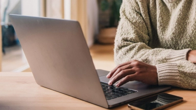 Doch umentschieden? Wer online einen Mobilfunkvertrag abgeschlossen hat, kann diesen innerhalb einer Frist widerrufen. (Foto: Zacharie Scheurer/dpa-tmn)
