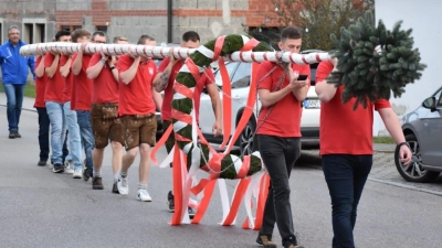 Darf bei der Kirchweih in Diebach nicht fehlen: der Kirchweihbaum.  (Foto: Landjugend Diebach)