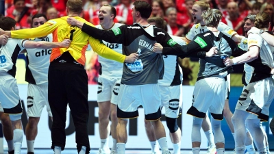 Die deutschen Handballer stehen im EM-Halbfinale. (Foto: Sina Schuldt/dpa)
