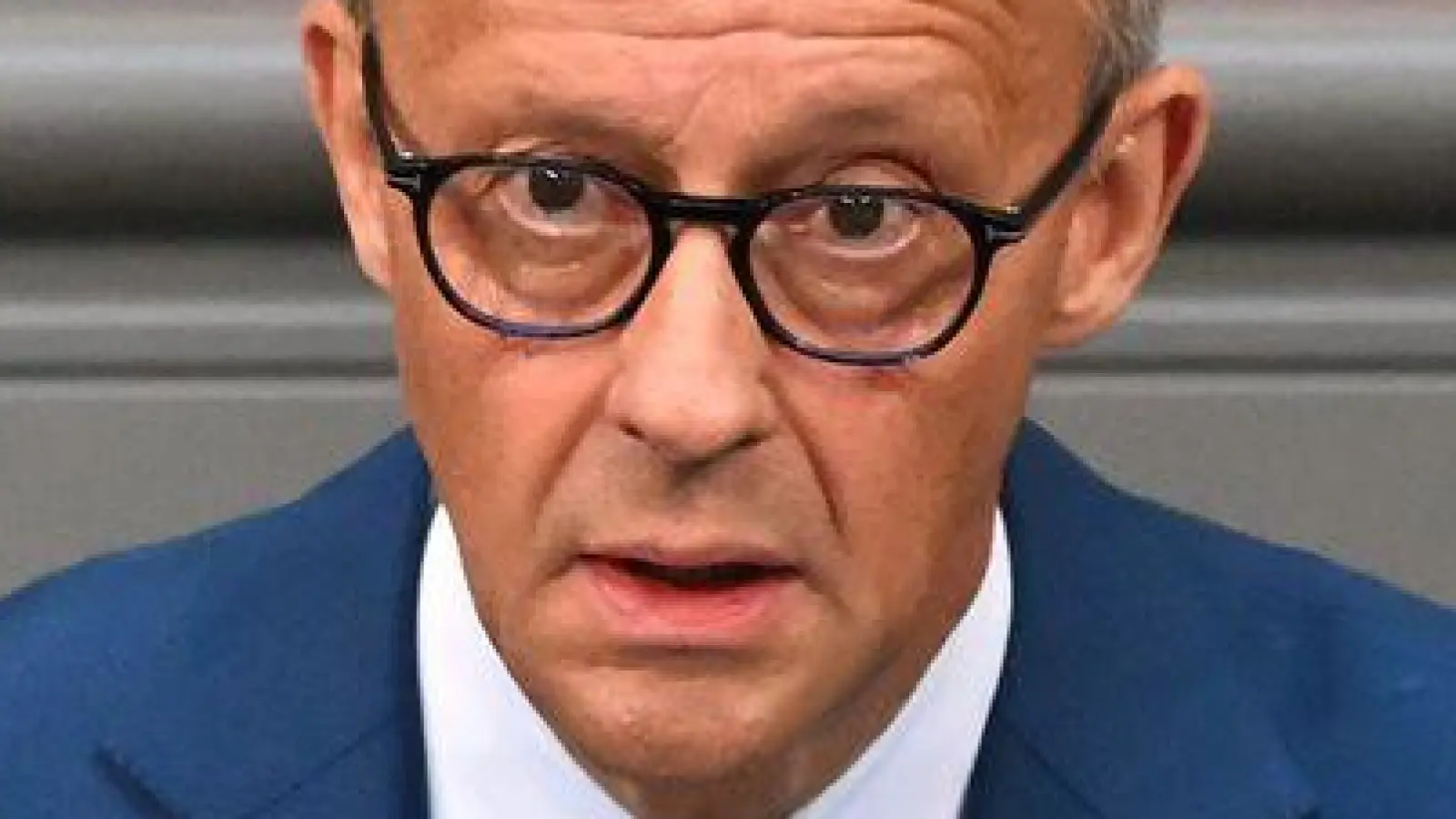Kanzler Merz verteidigt den schwarz-roten Reformkurs. (Foto: Elisa Schu/dpa)