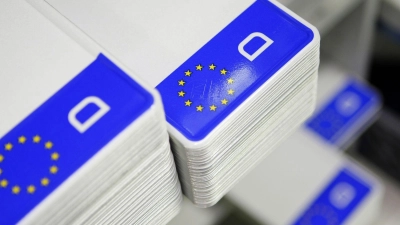 Das neue Kennzeichen soll sicherstellen, dass es weiter genügend freie Nummernschilder für neue Zulassungen gibt. (Symbolbild) (Foto: David-Wolfgang Ebener/dpa)
