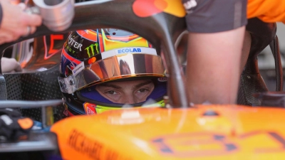 Schon wieder schnell in Imola: WM-Spitzenreiter Oscar Piastri. (Foto: Antonio Calanni/AP/dpa)
