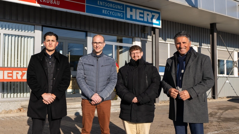 Neue Führung (von links): Dominik Viqa, Holger Lutz, Tobias Breiter und Ilmi Viqa.  (Foto: Lena Sorg)