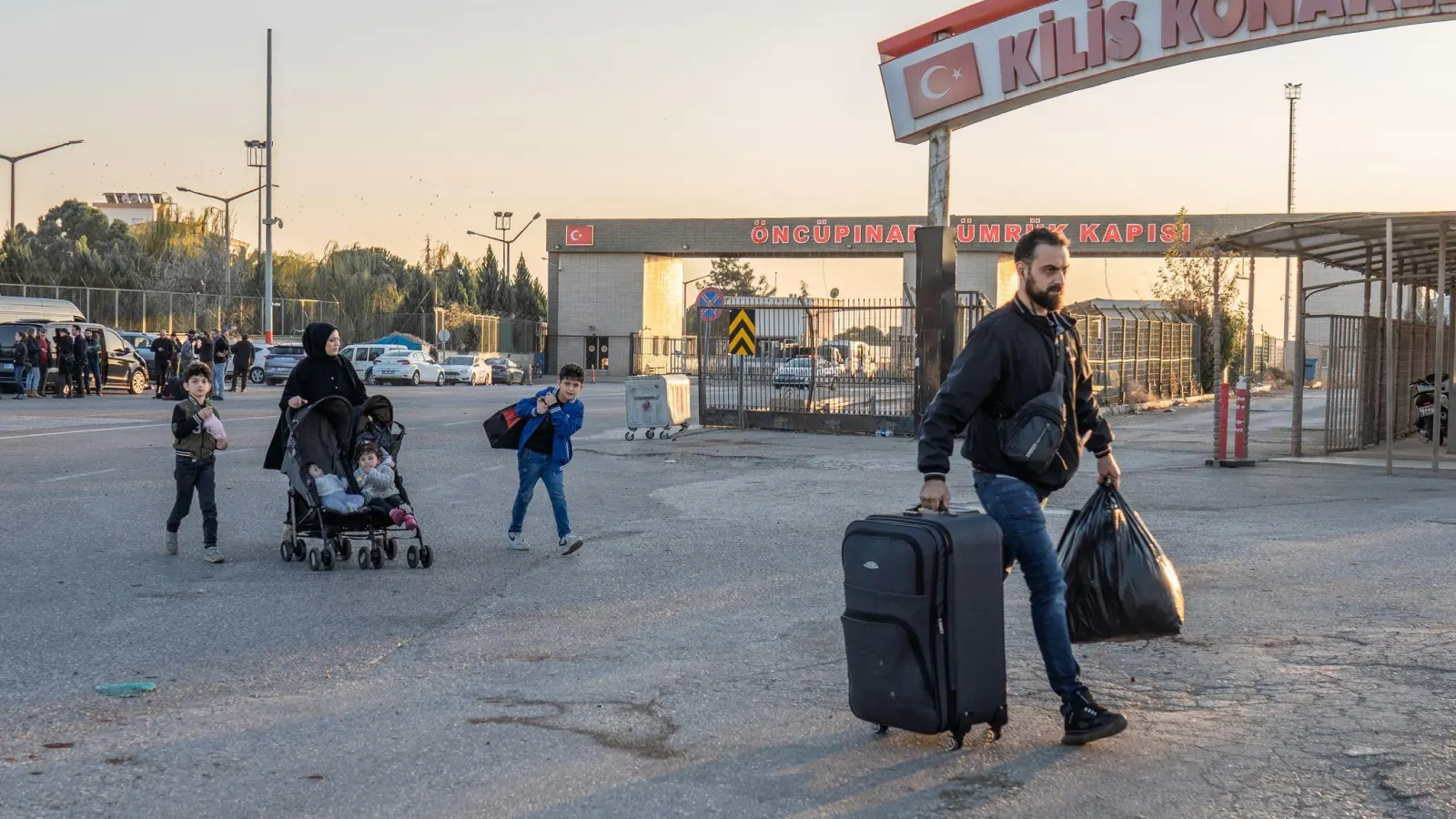 Muhammad Dahman will nach neun Jahren in der Türkei in seine Heimat Syrien zurückkehren. In der Türkei halte ihn nichts.  (Foto: Ahmed Deeb/dpa)