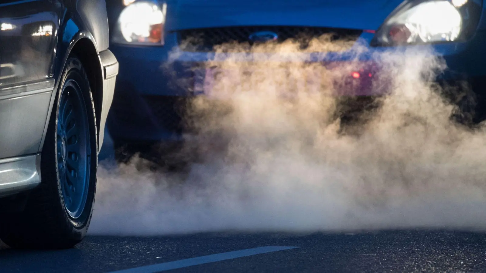 Können Gerichte ein Verbrenner-Verbot aussprechen? (Symbolbild) (Foto: Marijan Murat/dpa)