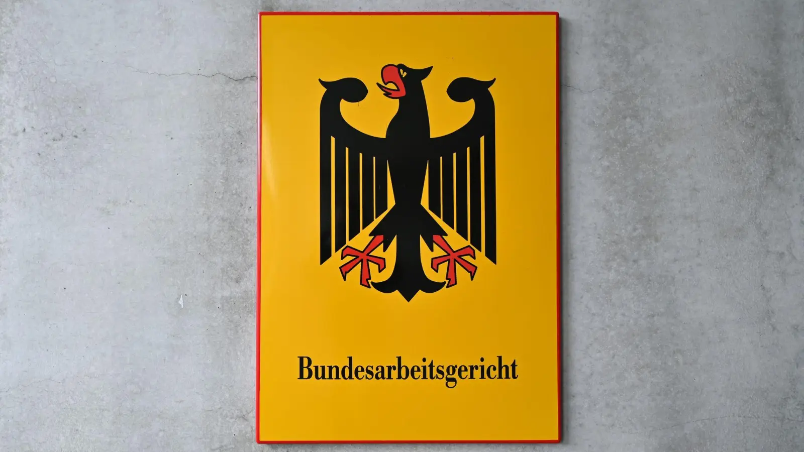 Höchstrichterliches Urteil zur Beteiligung des Betriebsrats bei Eingruppierung von freigestellten Mitgliedern des Gremiums: Die Arbeitgeberin bekam Recht. (Archivbild) (Foto: Martin Schutt/dpa/dpa-tmn)