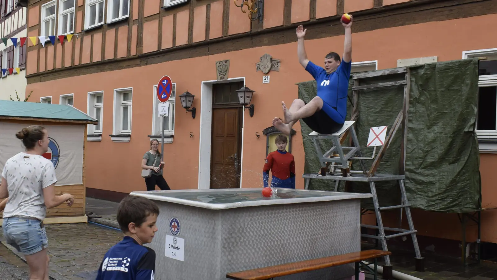 Am Altstadtfest 2024 in Leutershausen gibt's viel zu erleben, ... (Foto: Christina Özbek)