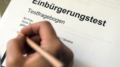 Zwei Verdächtige sitzen in Untersuchungshaft. (Symbolbild) (Foto: Uli Deck/dpa)