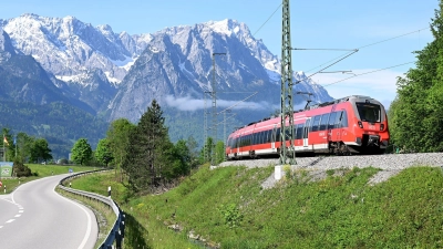 Die Bahn belohnt auch dieses Jahr Einserschüler mit einer Freifahrt. (Symbolbild) (Foto: Angelika Warmuth/dpa)
