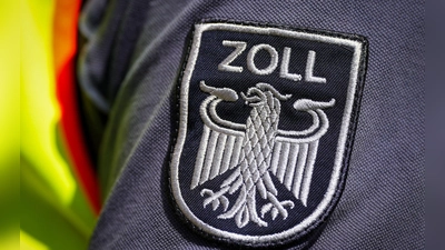 Wegen des Verdachts auf Schwarzarbeit und Menschenhandel gibt es bundesweit Durchsuchungen. (Symbolbild)  (Foto: Soeren Stache/dpa)