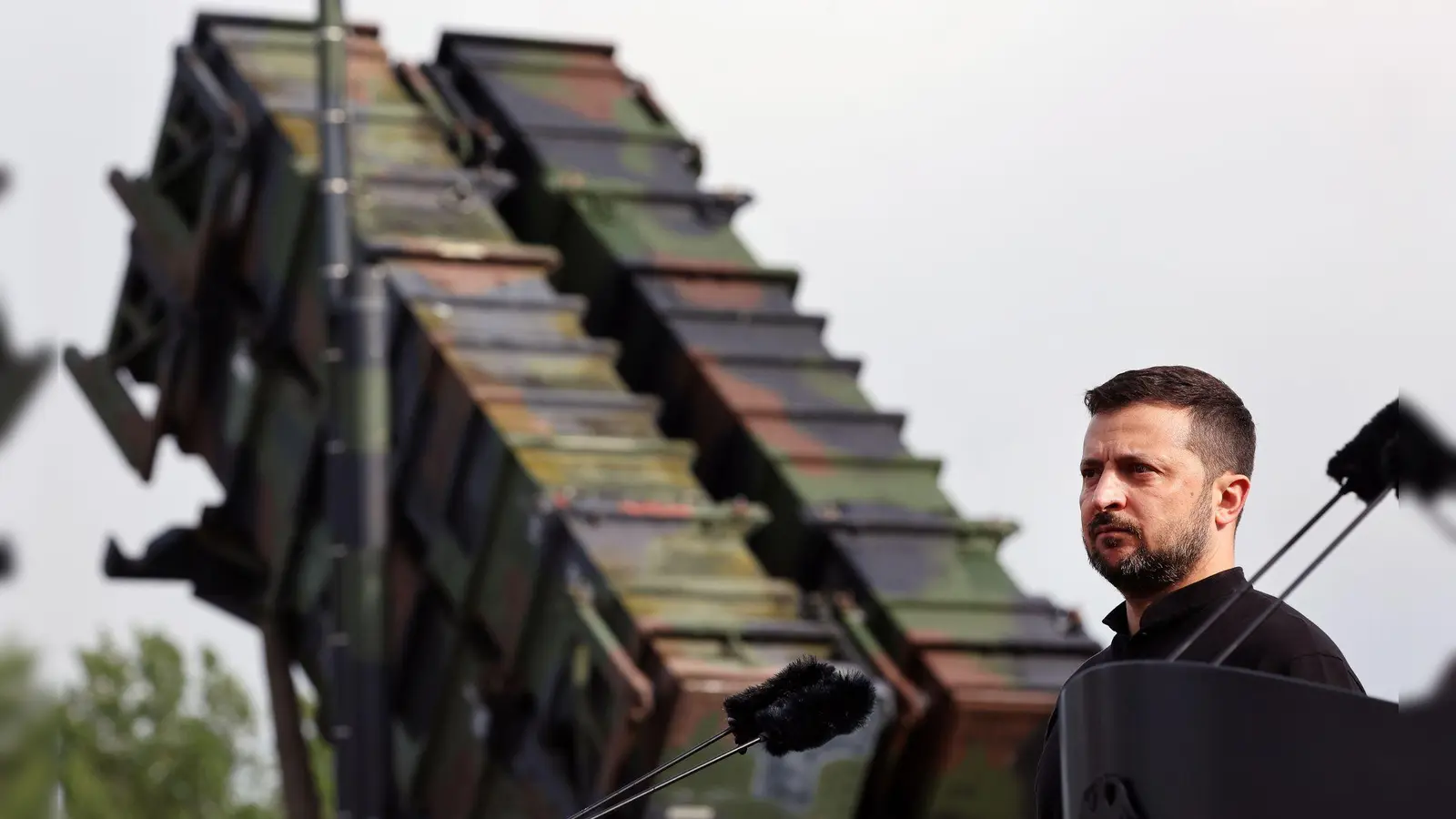 Ein Mangel an Flugabwehrraketen für die vorhandenen Patriot-Systeme erschwert die Abwehr russischer ballistischer Raketen. (Archivbild) (Foto: Jens Büttner/dpa)