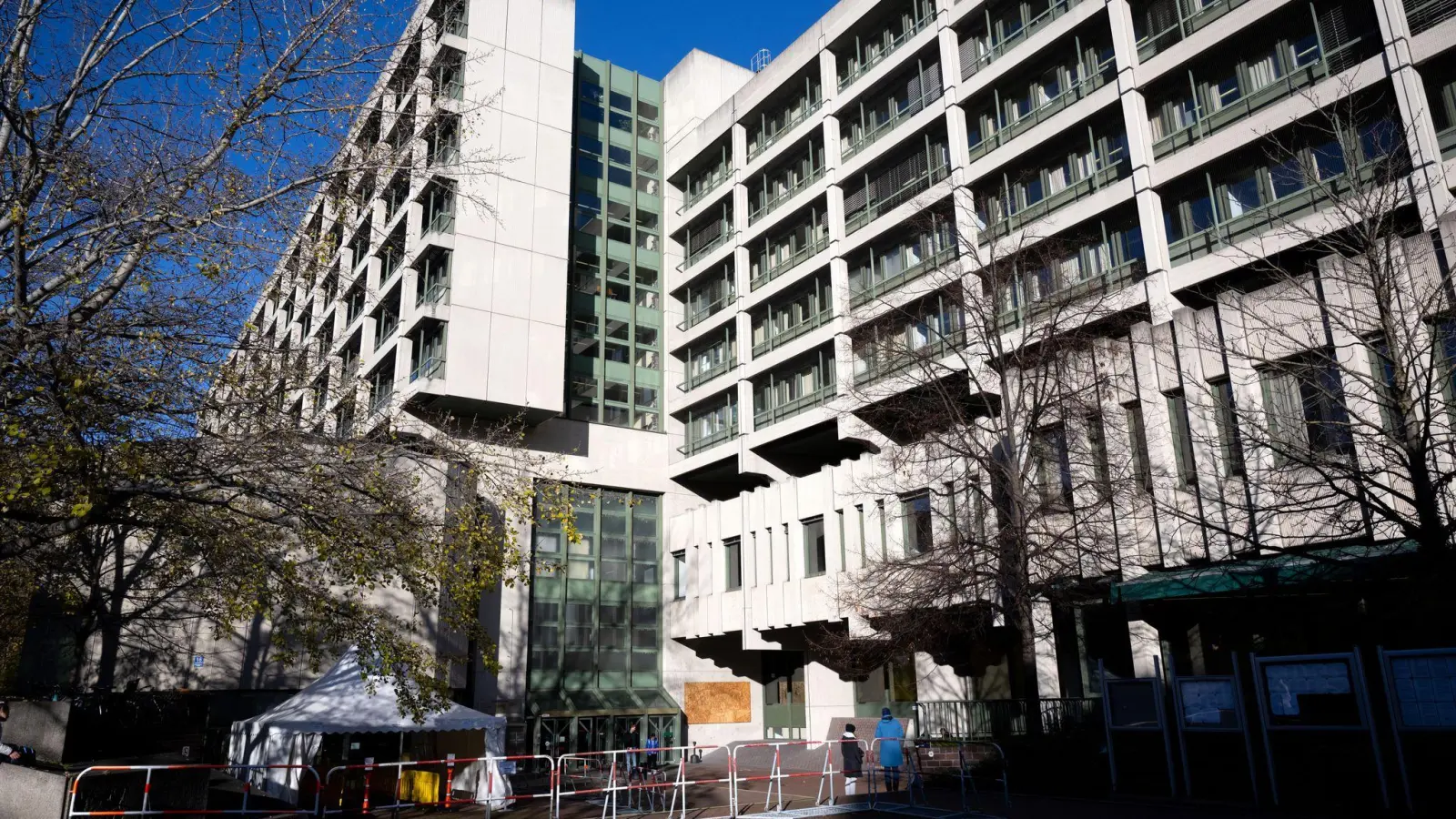 Vor dem Landgericht München I beginnt der Prozess, der an den Fall Gisèle Pelicot erinnert (Archivbild).  (Foto: Sven Hoppe/dpa)