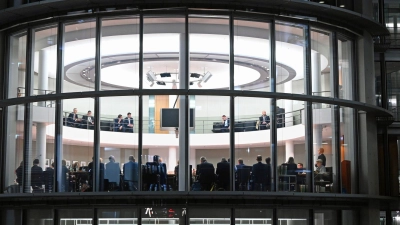 Die Sitzung dauerte bis zum frühen Morgen.  (Foto: Elisa Schu/dpa)