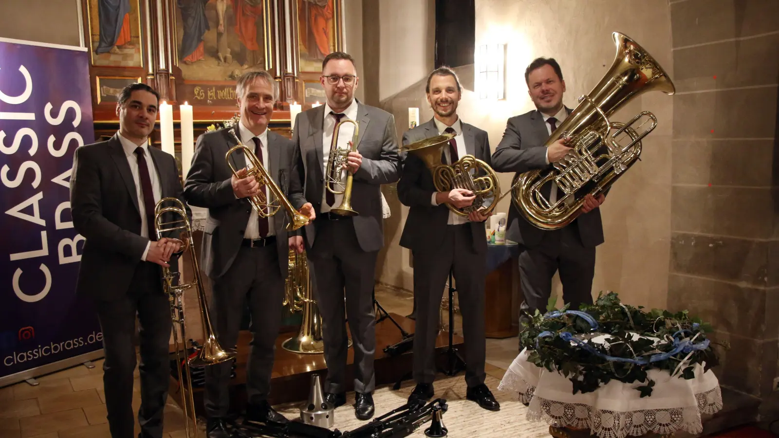 Machte auf seiner Jubiläumtour in Bertholdsdorf Station: das Blechbläserquintett Classic Brass (von links): Szabolcs Horváth, Jürgen Gröblehner, Zoltán Nagy, Christian Fath und Roland Krem. (Foto: Jens Plackner)