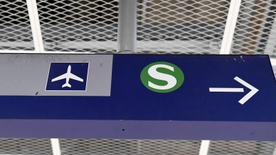 Neben der Stammstrecke ist auch die S8 zum Flughafen von Bauarbeiten betroffen. (Symbolbild) (Foto: Peter Kneffel/dpa)