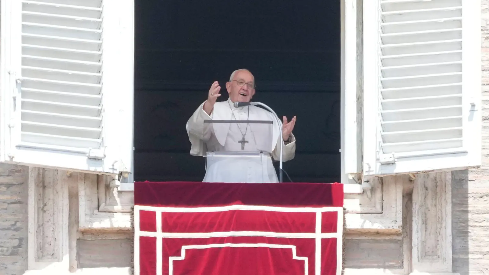 In den kommenden Tagen stehen für den Pontifex wichtige Termine an. (Foto: Gregorio Borgia/AP/dpa)