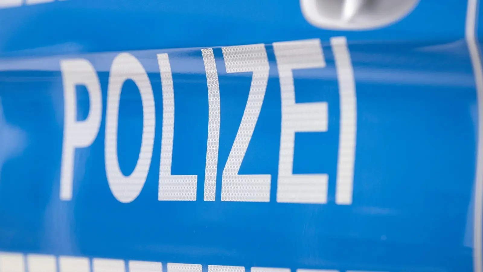 Die Polizei sucht nach Menschen, die das Kind gesehen haben. (Symbolbild) (Foto: Boris Roessler/dpa)