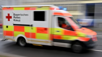 Die Soldatin kam zur Behandlung in eine Klinik. (Symbolbild) (Foto: Peter Kneffel/dpa)