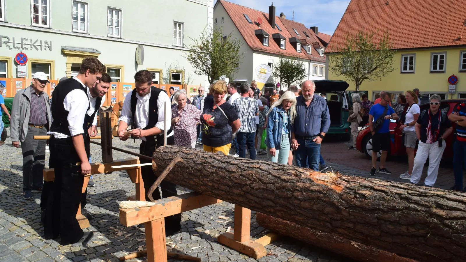 Das Handwerk mit den heimischen Betrieben steht beim traditionellen Handwerkermarkt am 3. Oktober in der Uffenheimer Innenstadt im Fokus. (Archivfoto: Gerhard Krämer)