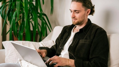 Viel Speicher oder mehr Datenschutz? Stiftung Warentest hat kostenlose und kostenpflichtige E-Mail-Anbieter verglichen. (Foto: Nico Tapia/dpa-tmn)