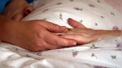 Ein Palliativarzt sitzt in Berlin in Untersuchungshaft, weil er vier Seniorinnen getötet haben soll. (Symbolfoto) (Foto: Peter Förster/dpa-Zentralbild/dpa)