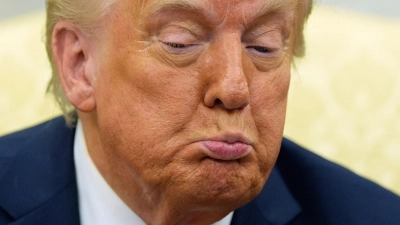 Trump gibt sich trotzig.  (Foto: Alex Brandon/AP/dpa)