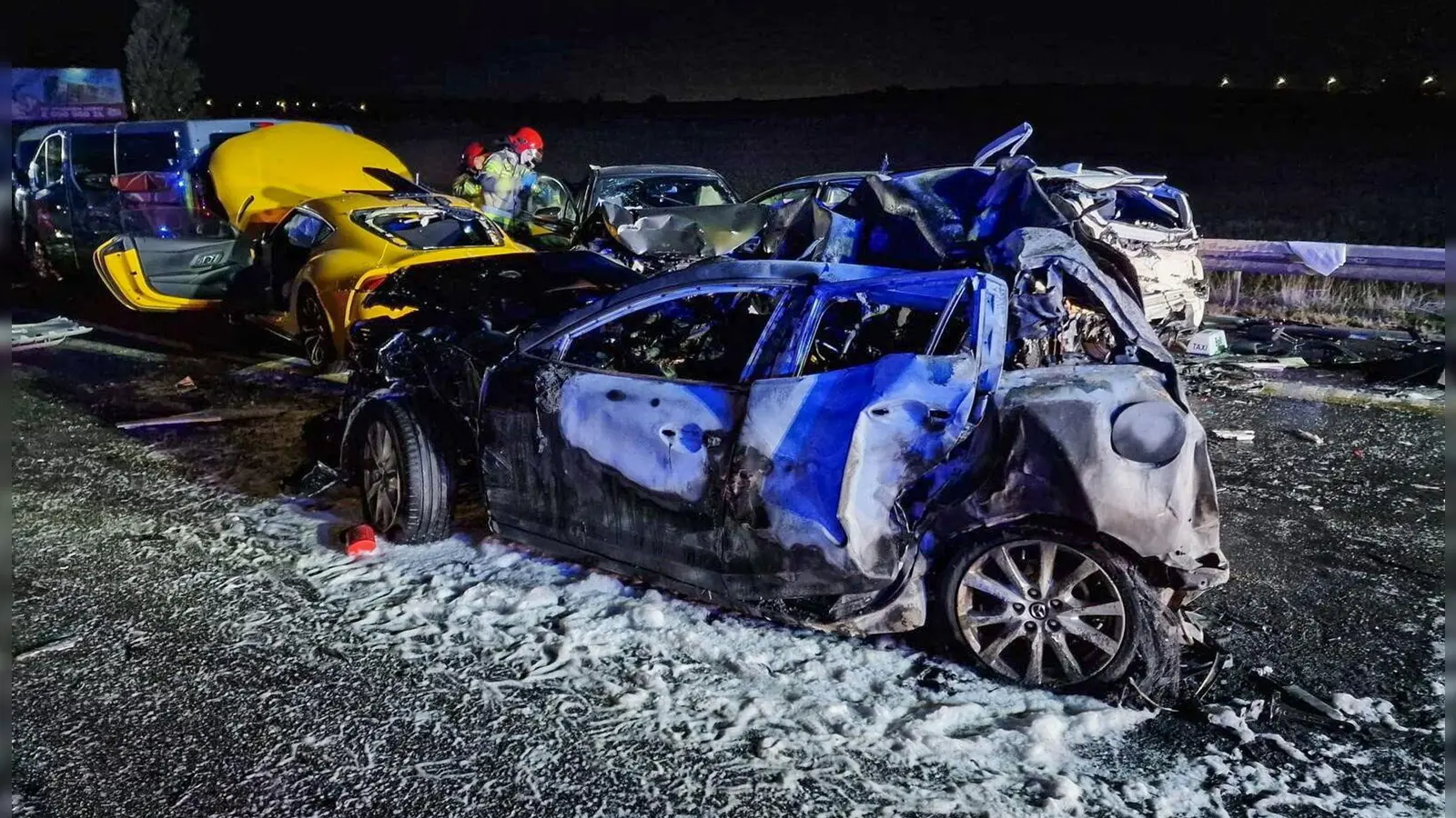 Bei einer Massenkarambolage zahlreicher Fahrzeuge südlich von Danzig gab es Tote und Verletzte. (Foto: Kpp Pruszcz Gdanski/PAP/dpa)