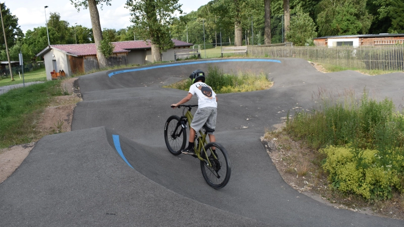 So eine asphaltierte Pumptrack-Anlage sollte in Schopfloch entstehen. Alles war vorbereitet, Fördergelder waren zugesagt - doch der Gemeinderat kippte nun das Projekt. (Archivbild: Ute Niephaus)