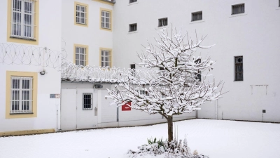 Der Freistaat will das ehemalige Gefängnis in Neuburg ann der Donau verkaufen.  (Foto: Sven Hoppe/dpa)