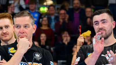 Handball-Bundestrainer Alfred Gislason kann wieder auf Kreisläufer Jannik Kohlbacher setzen.  (Foto: Marco Wolf/dpa)