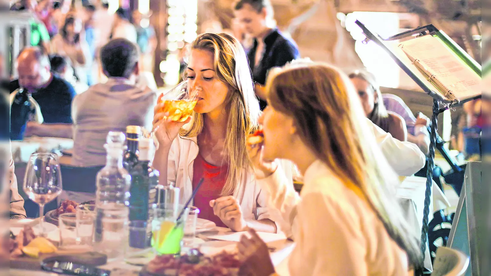 Beim Gastronomen des Vertrauens kann man es sich so richtig gut gehen lassen. (Foto: Pixabay)