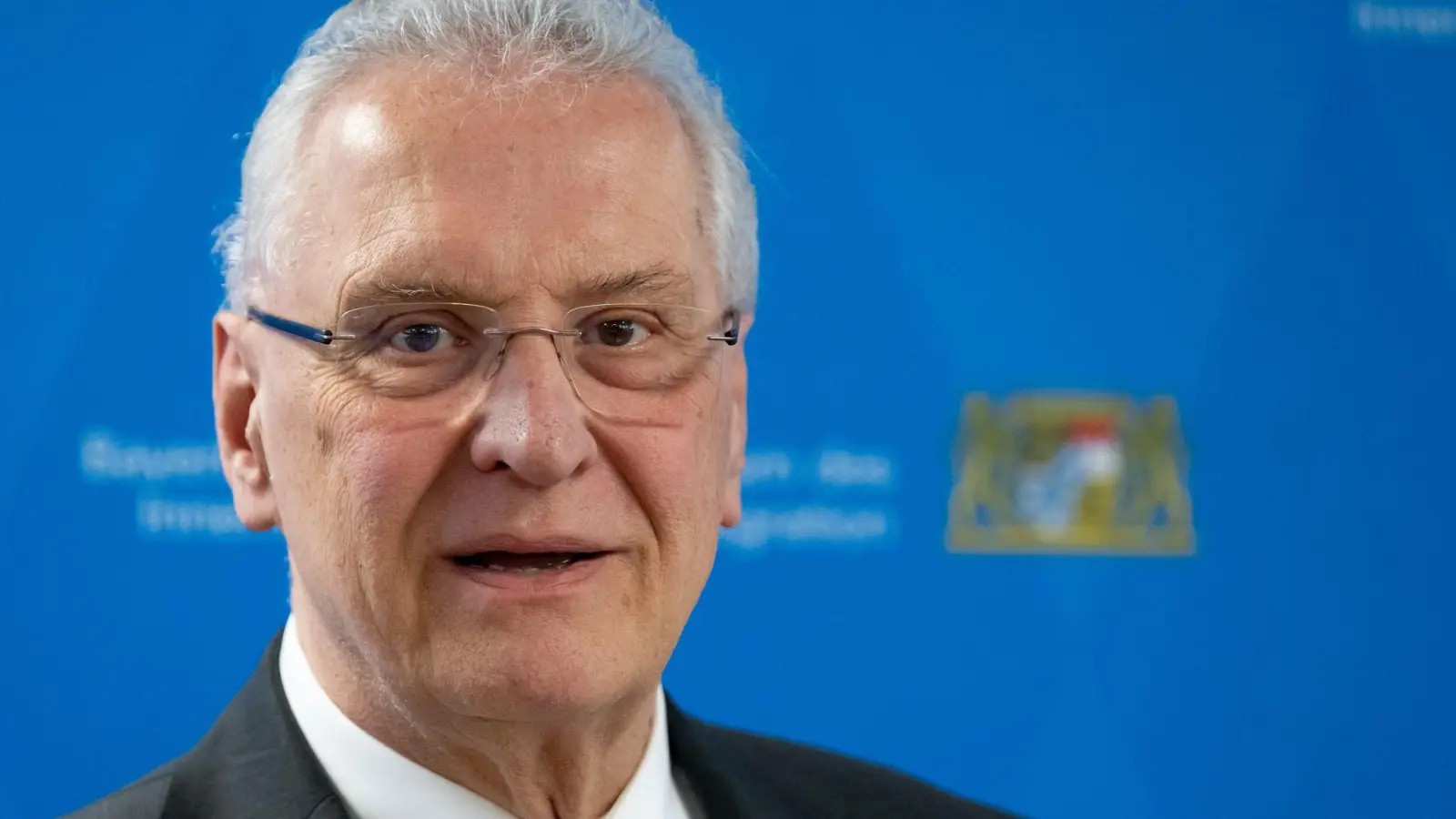 Der Innenminister ist mit der Entwicklung der Asyl-Zahlen zufrieden. (Archivbild) (Foto: Sven Hoppe/dpa)
