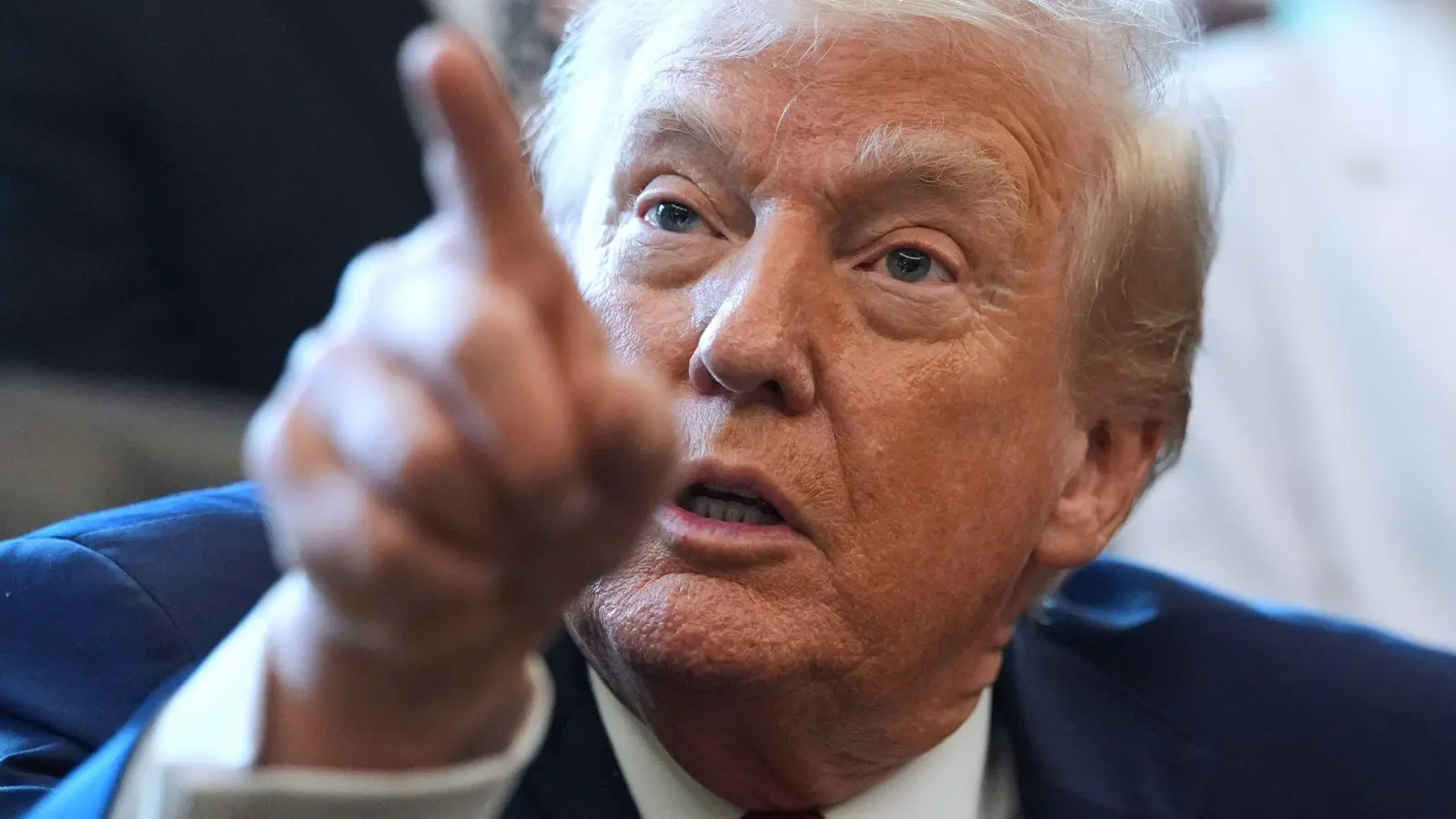 Donald Trump will 200 Milliarden Dollar für den Kauf von Hypothekenanleihen ausgeben. (Archivbild) (Foto: Evan Vucci/AP/dpa)