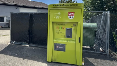 Der bisherige Altspeiseöl-Sammelautomat steht im Fischhausweg. Er wird abgebaut und durch andernorts platzierte Rückgabetonnen ersetzt. (Foto: Bettina Dworatzek)