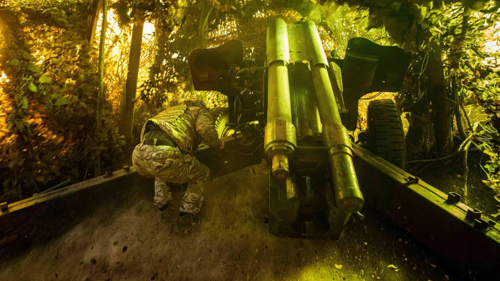 Schwere Kämpfe in der Ostukraine. (Archivbild) (Foto: Evgeniy Maloletka/AP/dpa)