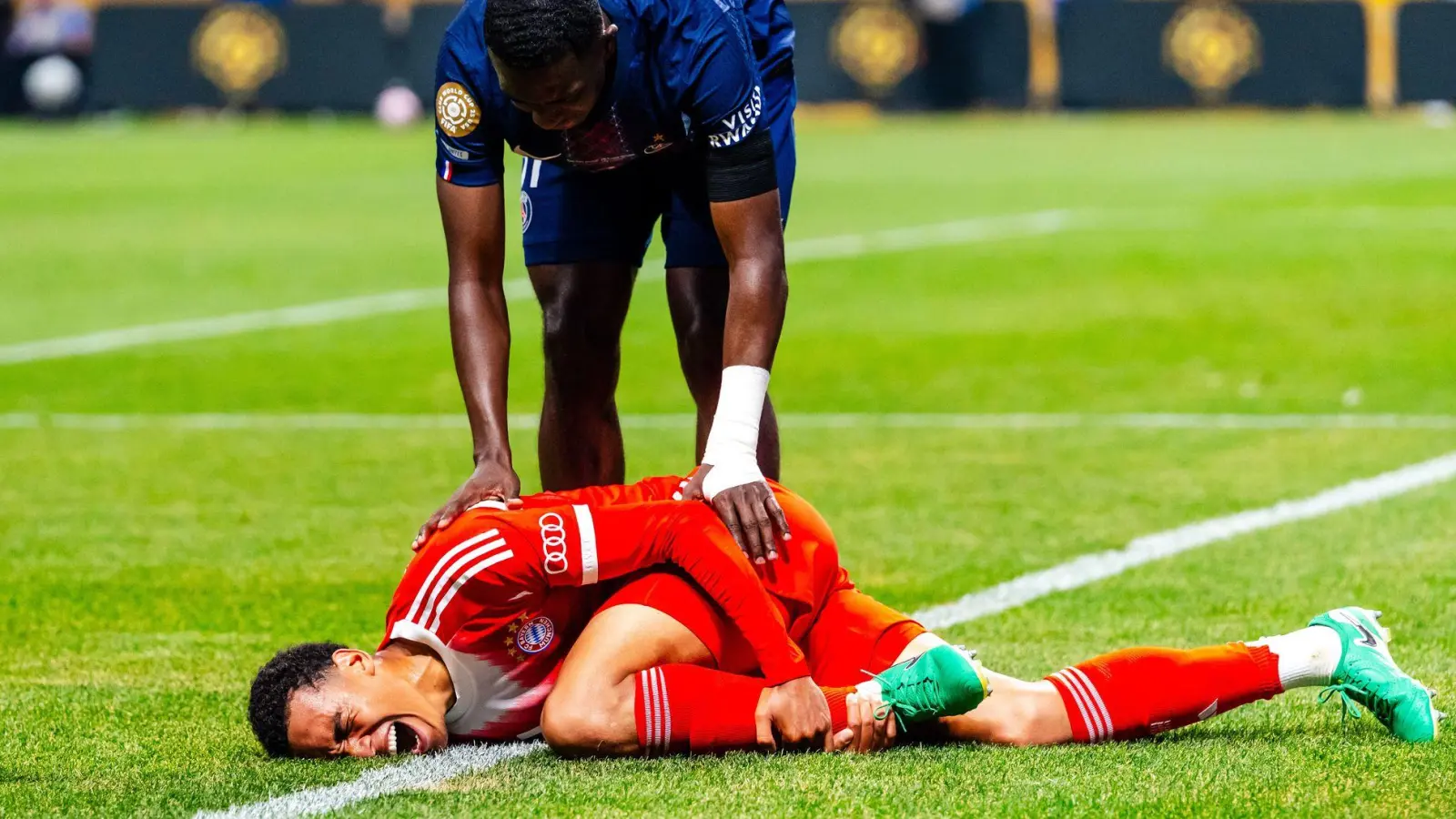 Fußball-Nationalspieler Jamal Musiala fällt wegen eines Wadenbeinbruchs lange aus. (Foto: Malachi Gabriel/ZUMA Press Wire/dpa)