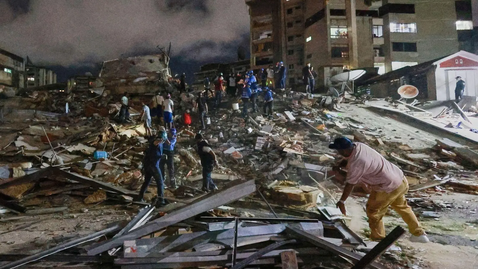 Die schweren Beben richteten nicht nur in der Hauptstadt Caracas gewaltige Schäden an. (Foto: Javier Campos/AP/dpa)