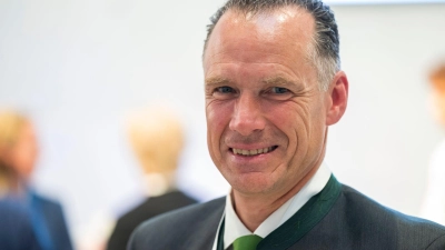 Bei seiner ersten Konjunktur-PK kann der neue BIHK-Präsident Peter Inselkammer einen leichten Aufwärtstrend vermelden. (Archivbild) (Foto: Peter Kneffel/dpa)