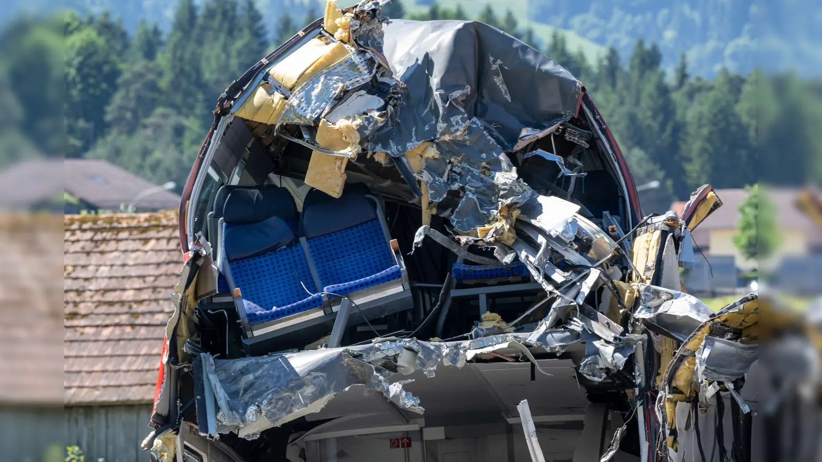 Fünf Menschen kamen bei dem Unglück ums Leben. (Archivfoto) (Foto: Peter Kneffel/dpa)